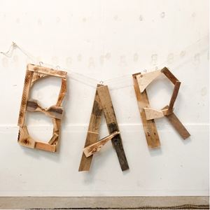 BAR  houten letters