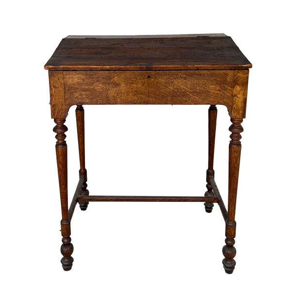 Donkere houten tekentafel met klapdeksel huren Tekentafel hout klapdeksel