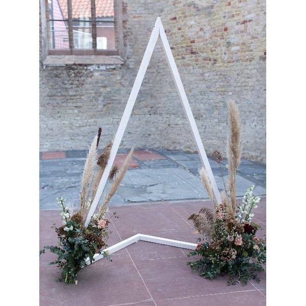 Backdrop driehoek wit 