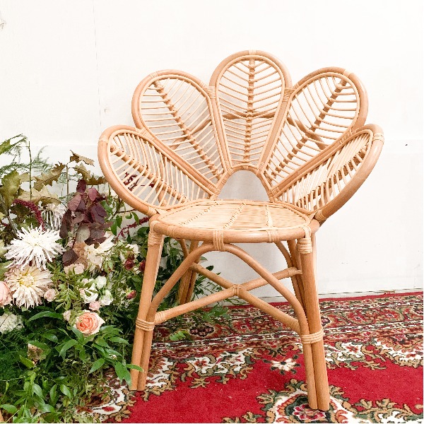 Stoel rotan flower