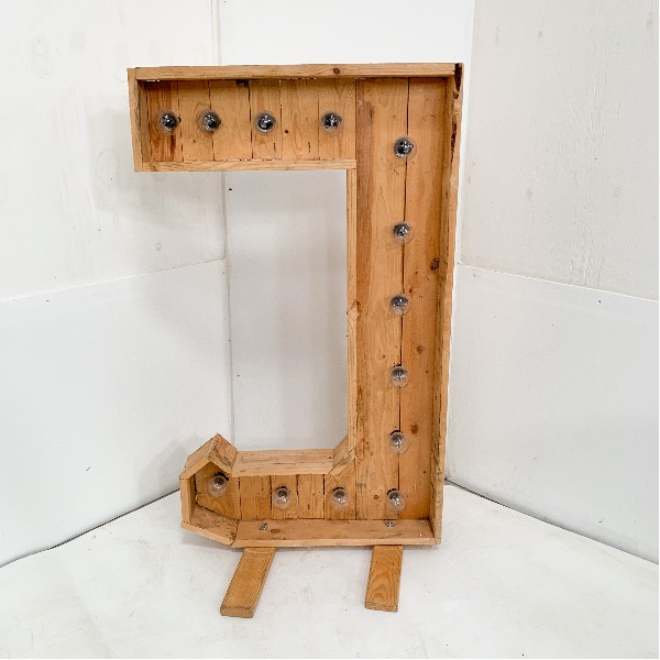 Lichtletter J