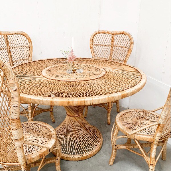 Rotan tafel + stoelen