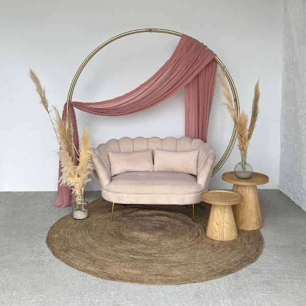 Zacht roze bohemian setting huren