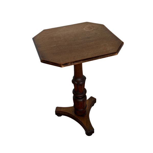 Kleine houten tekentafel sierlijk huren Tekentafel sierlijk