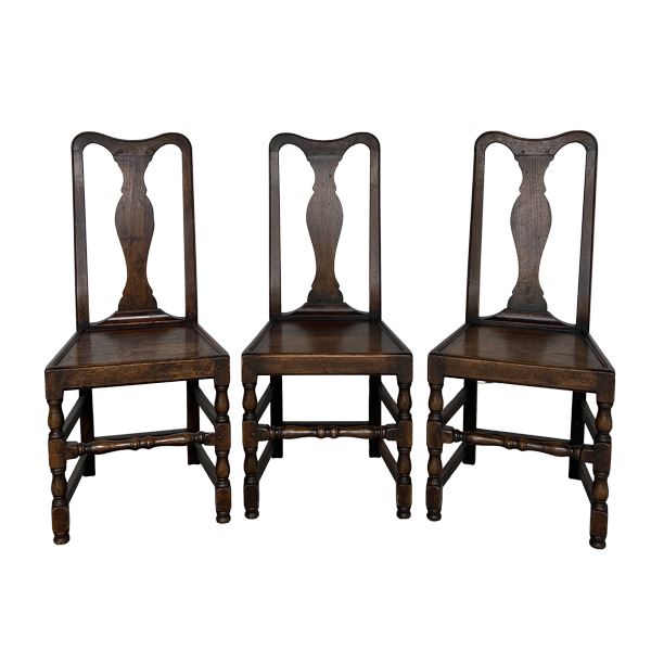 Vintage donker houten stoelen huren Stoel donker hout