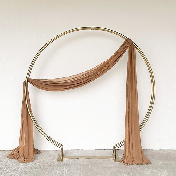 Backdrop rond goud + beige doek