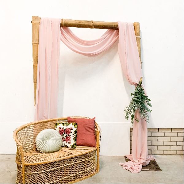 Backdrop bamboe + chiffon doek pastel pink