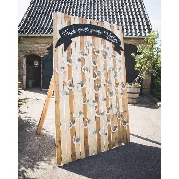 houten achtergrond wand photobooth huren bij Brisked houten achtergrond wand photobooth huren bij Brisked