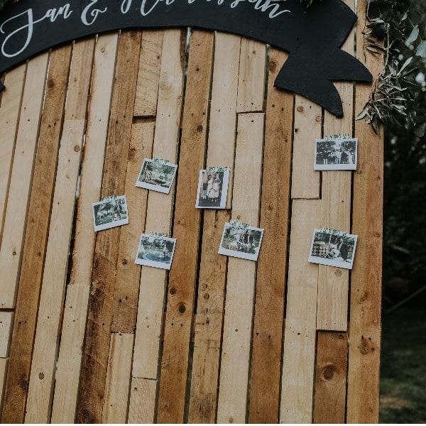 houten achtergrond wand photobooth huren bij Brisked houten achtergrond wand photobooth huren bij Brisked