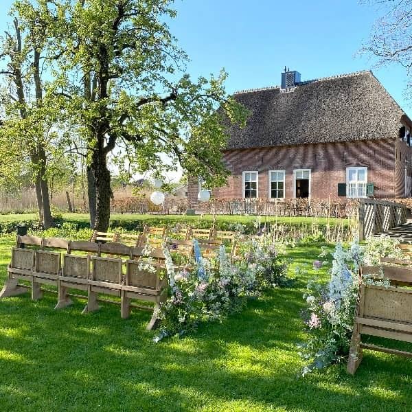 5 persoons kerkbank huren bij brisked