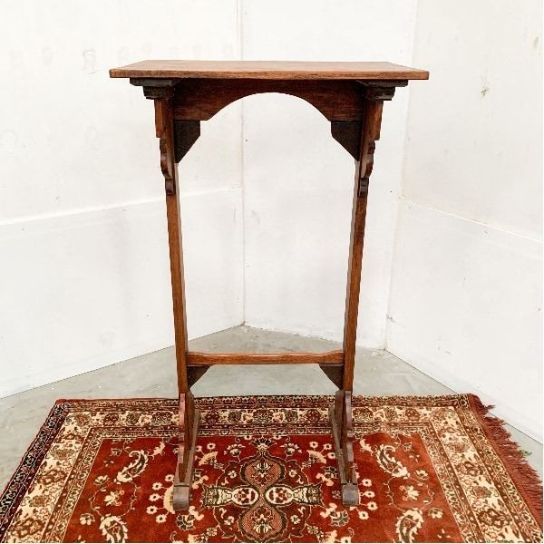 Donkerhouten lessenaar huren