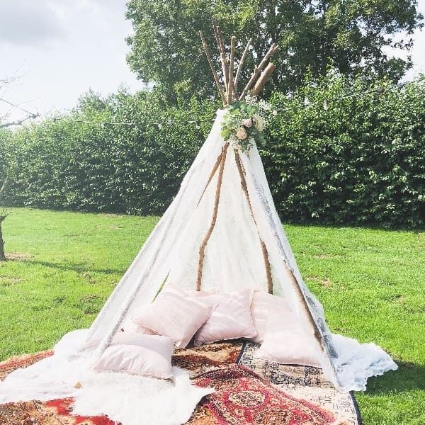 mooie tipi set huren bij Brisked