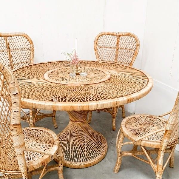 rotan tafel met stoelen huren bij Brisked rotan tafel met stoelen huren bij Brisked