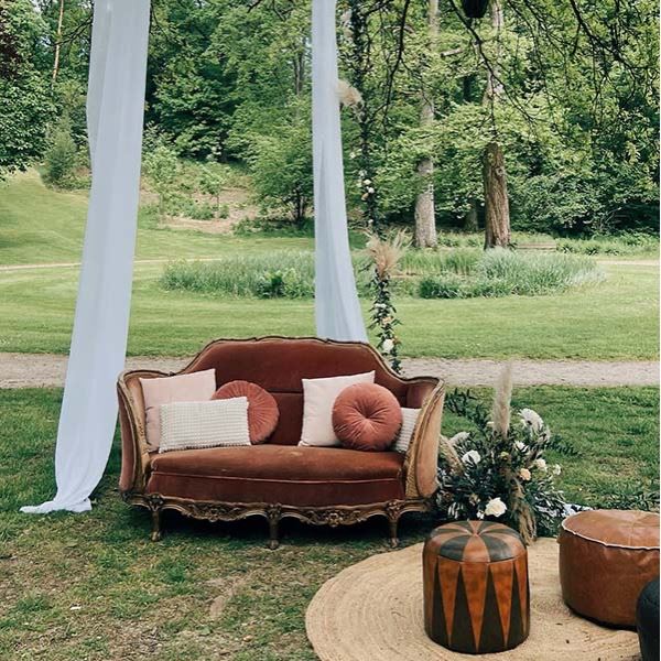 Vintage bank roze huren